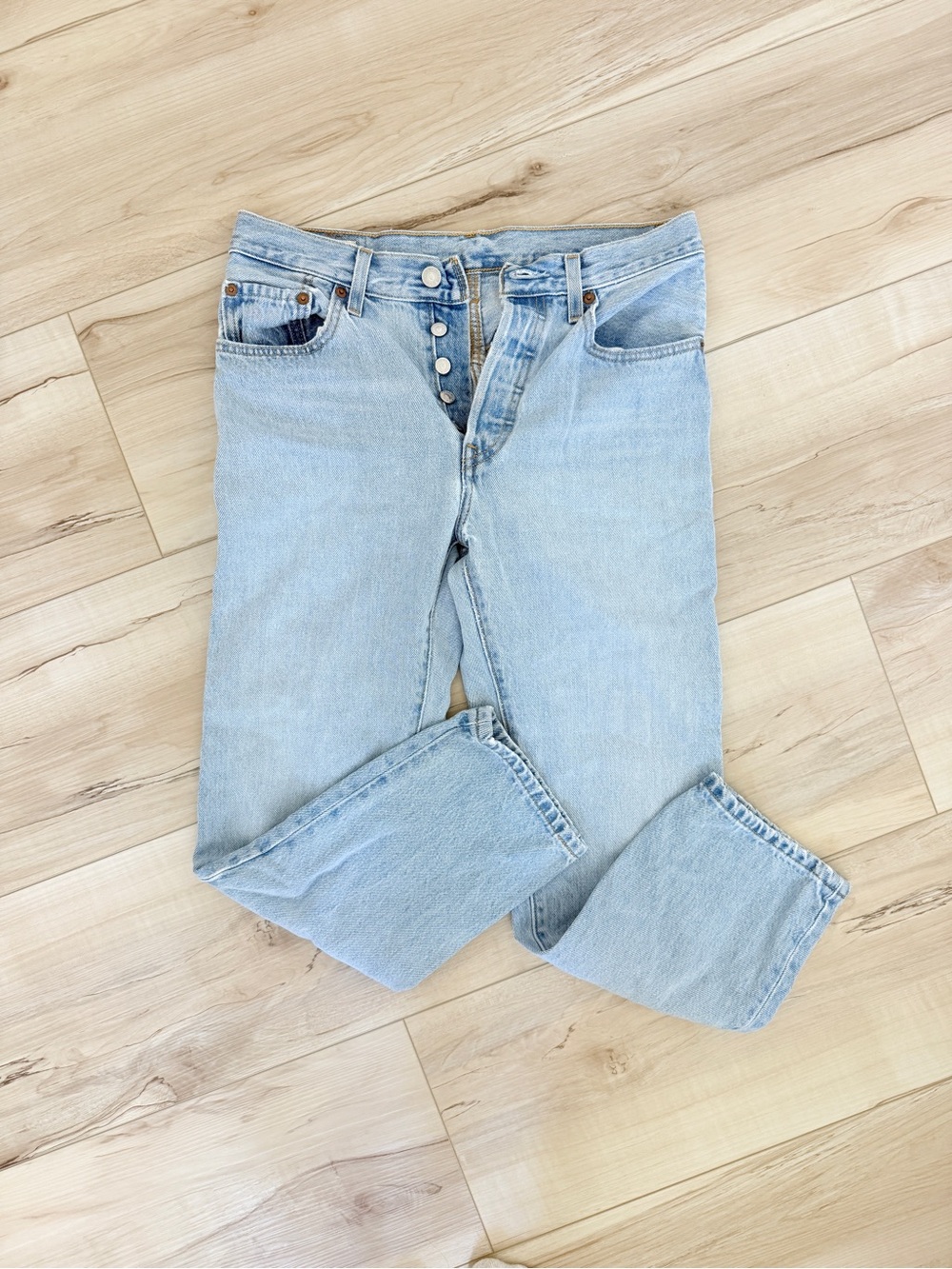 Levi’s Classic Light Wash 501 Women’s Jeans